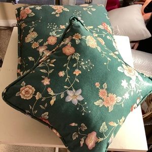 Two Accent Pillows Green Polished Cotton Floral Print